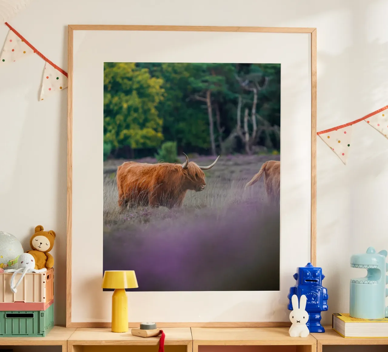 Mucca delle Highlands poster con telaio in legno da Tom's Wildlife