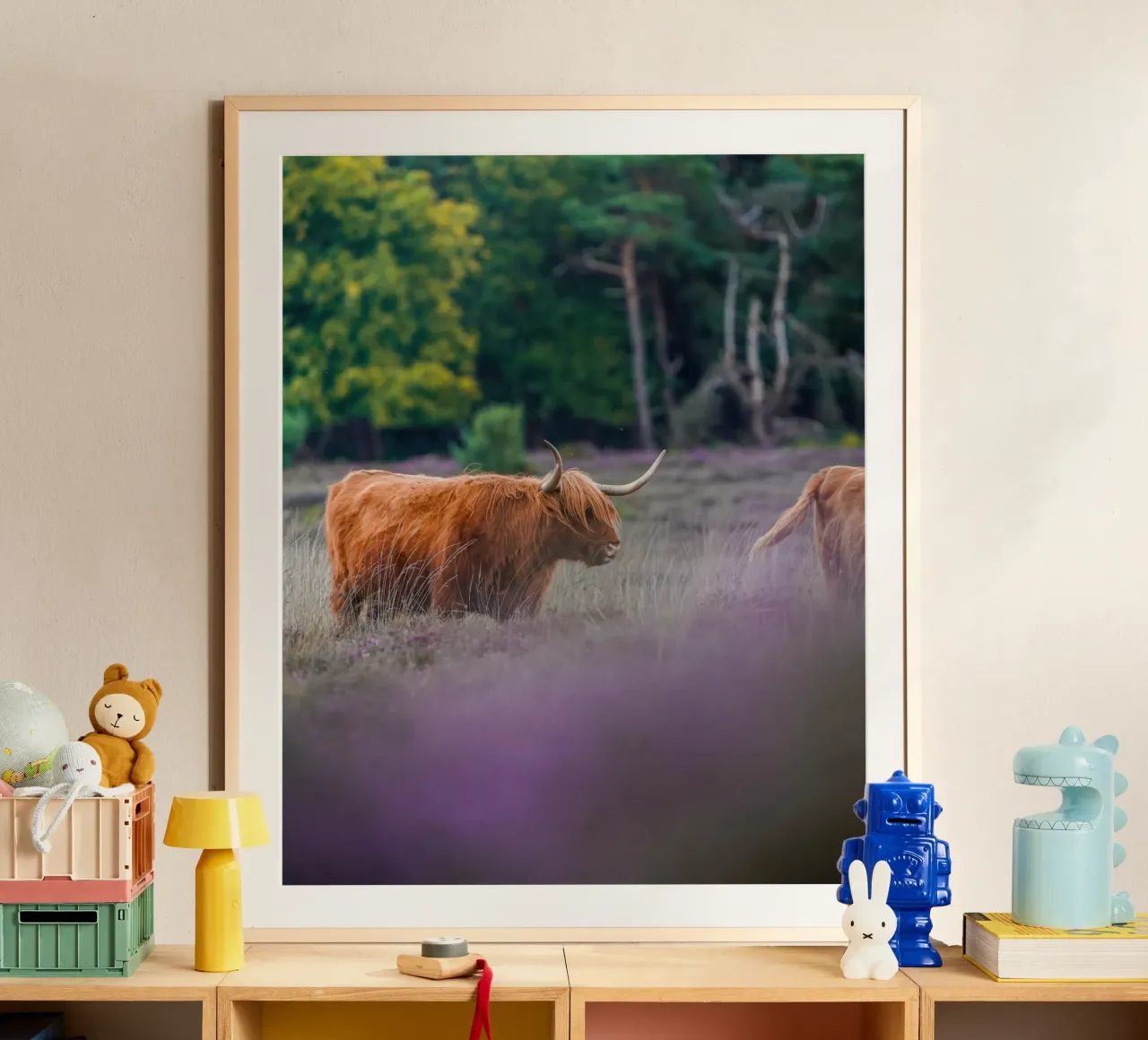 Mucca delle Highlands poster con telaio in legno da Tom's Wildlife