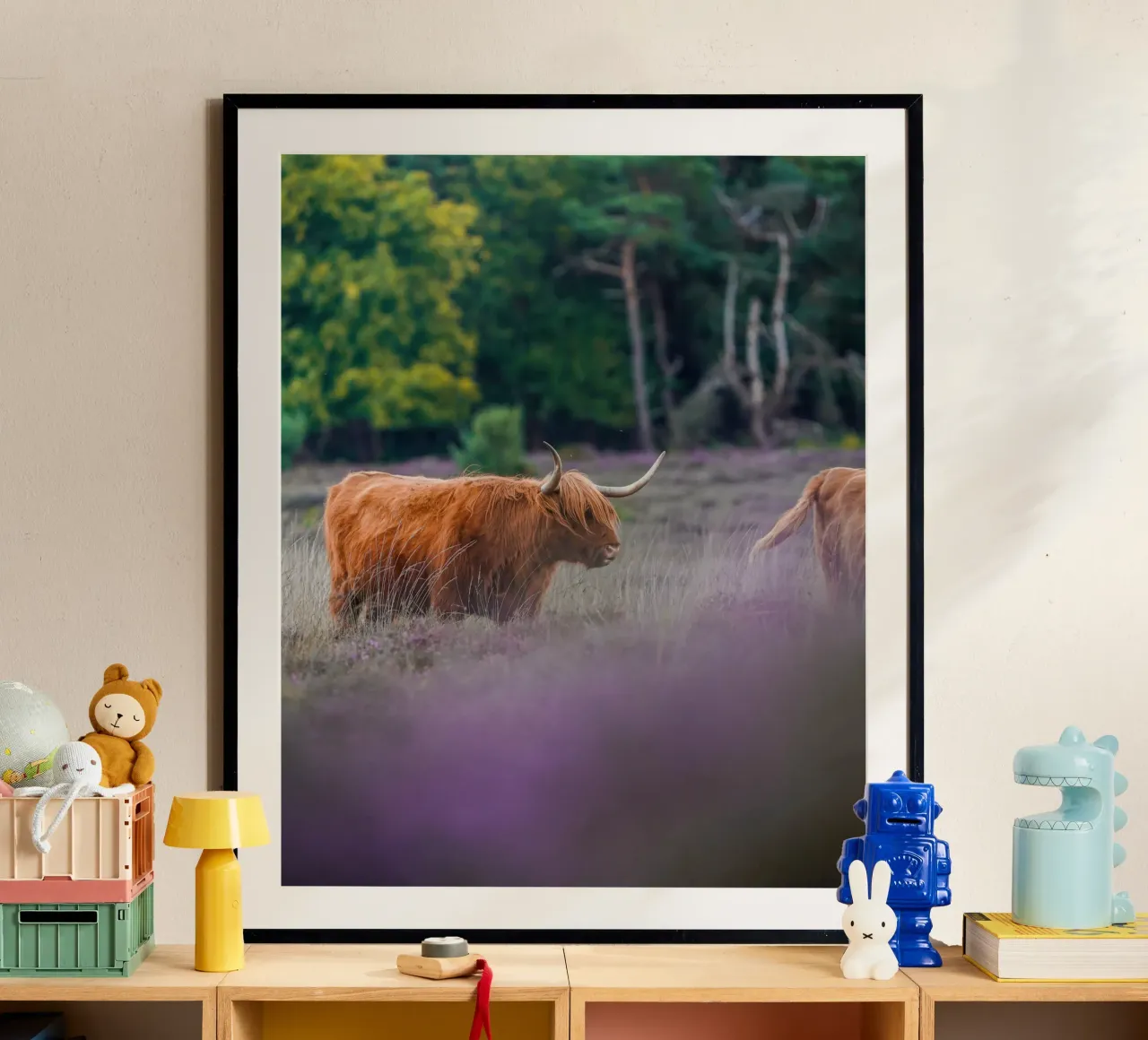 Mucca delle Highlands poster con telaio in legno da Tom's Wildlife