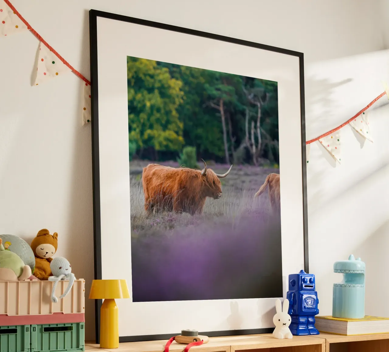 Mucca delle Highlands poster con telaio in legno da Tom's Wildlife