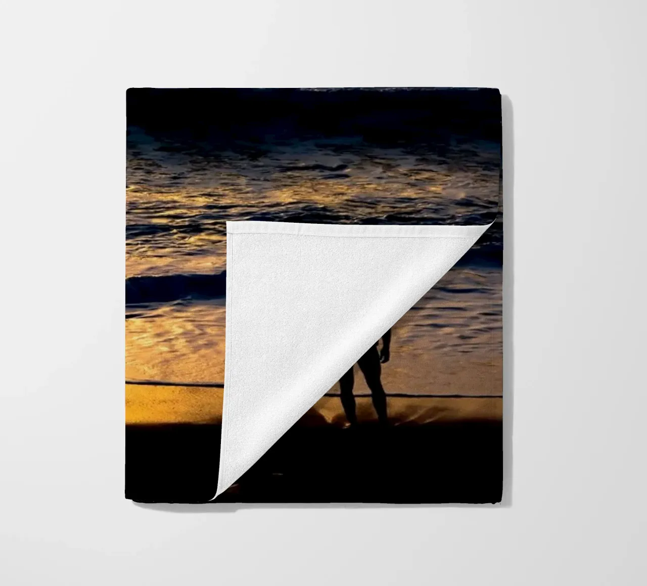 L'elemento umano telo mare da Tal Paz-Fridman