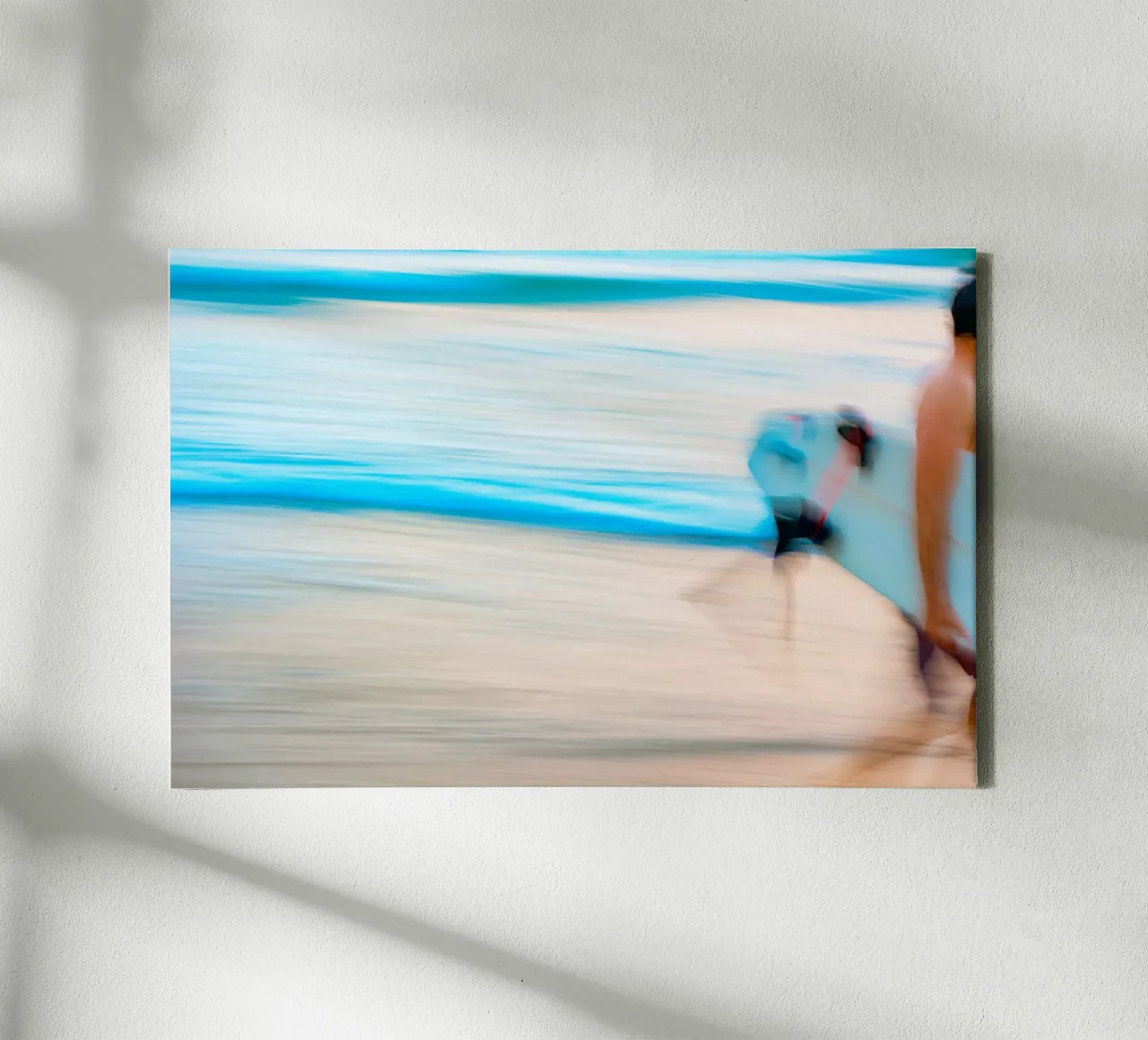 Am Meer #9 Leinwand mit Schattenfugenrahmen von Tal Paz-Fridman