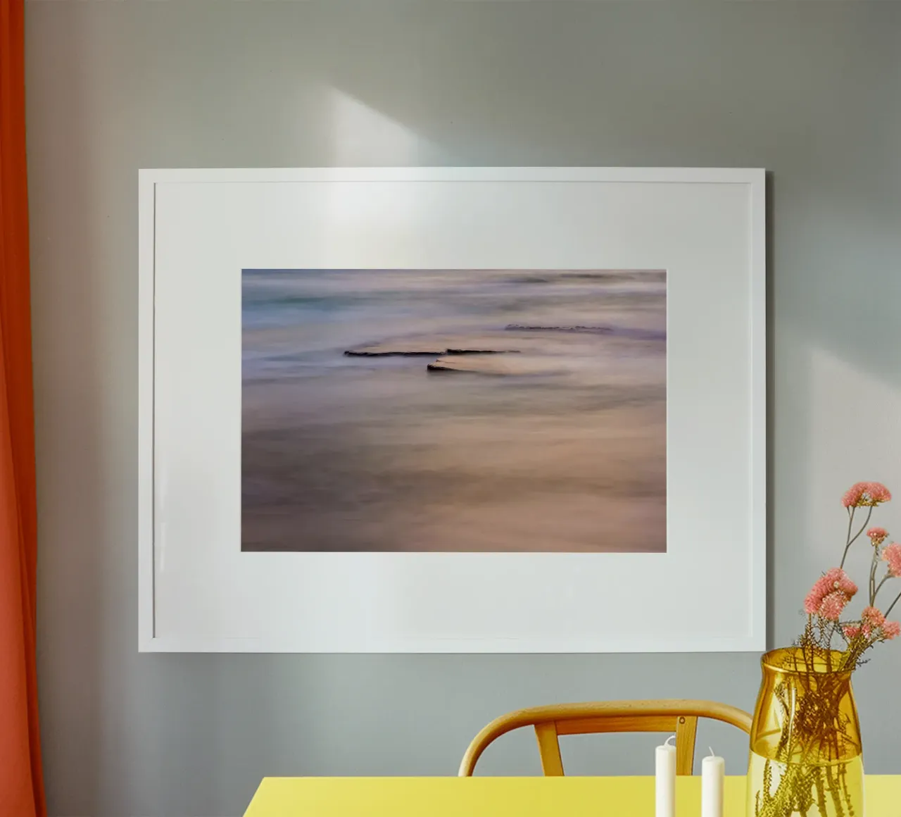 In riva al mare #10 poster con telaio in plastica da Tal Paz-Fridman