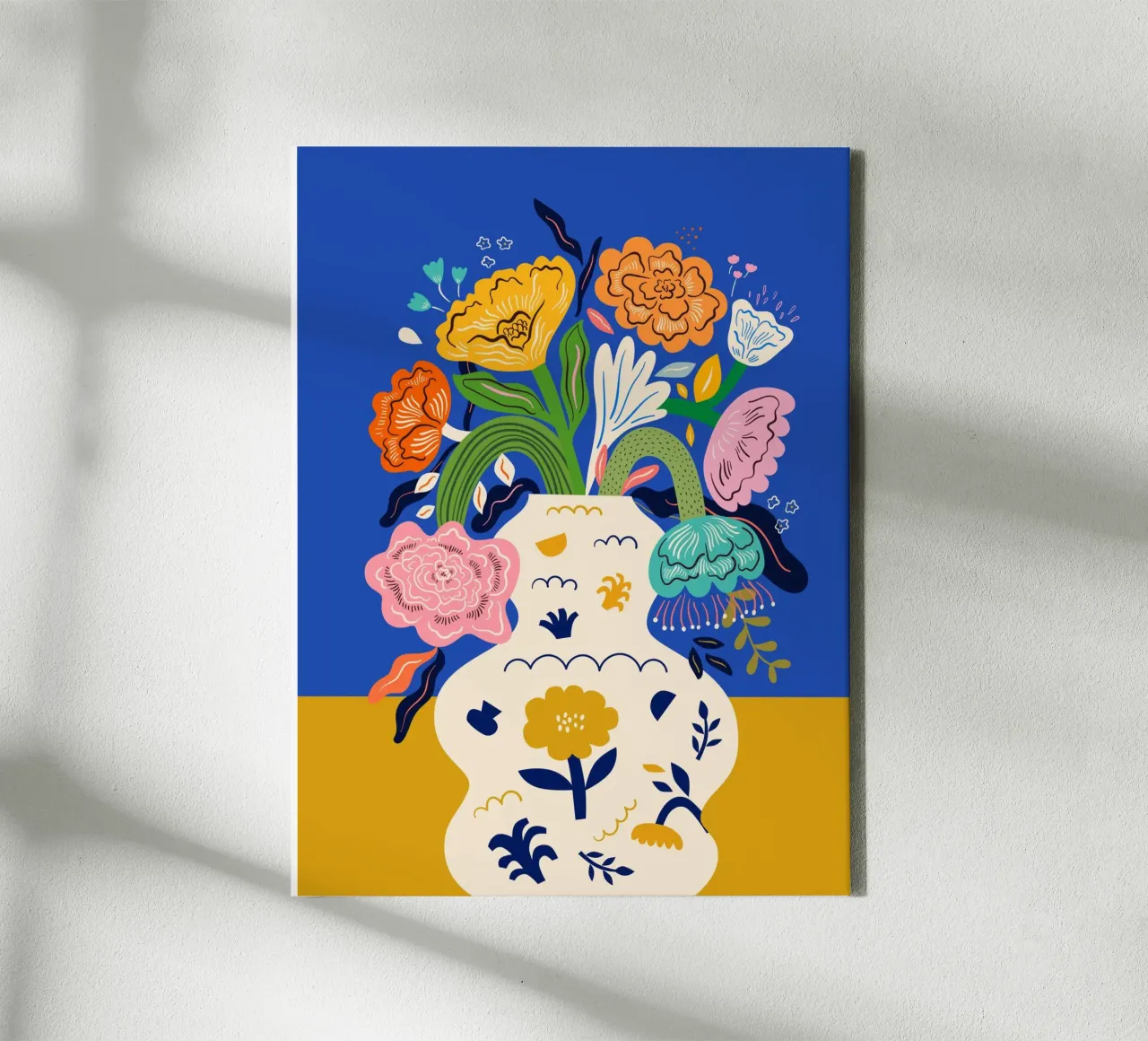 Flowers in a Vase Leinwand mit Schattenfugenrahmen von Artsy Bessy