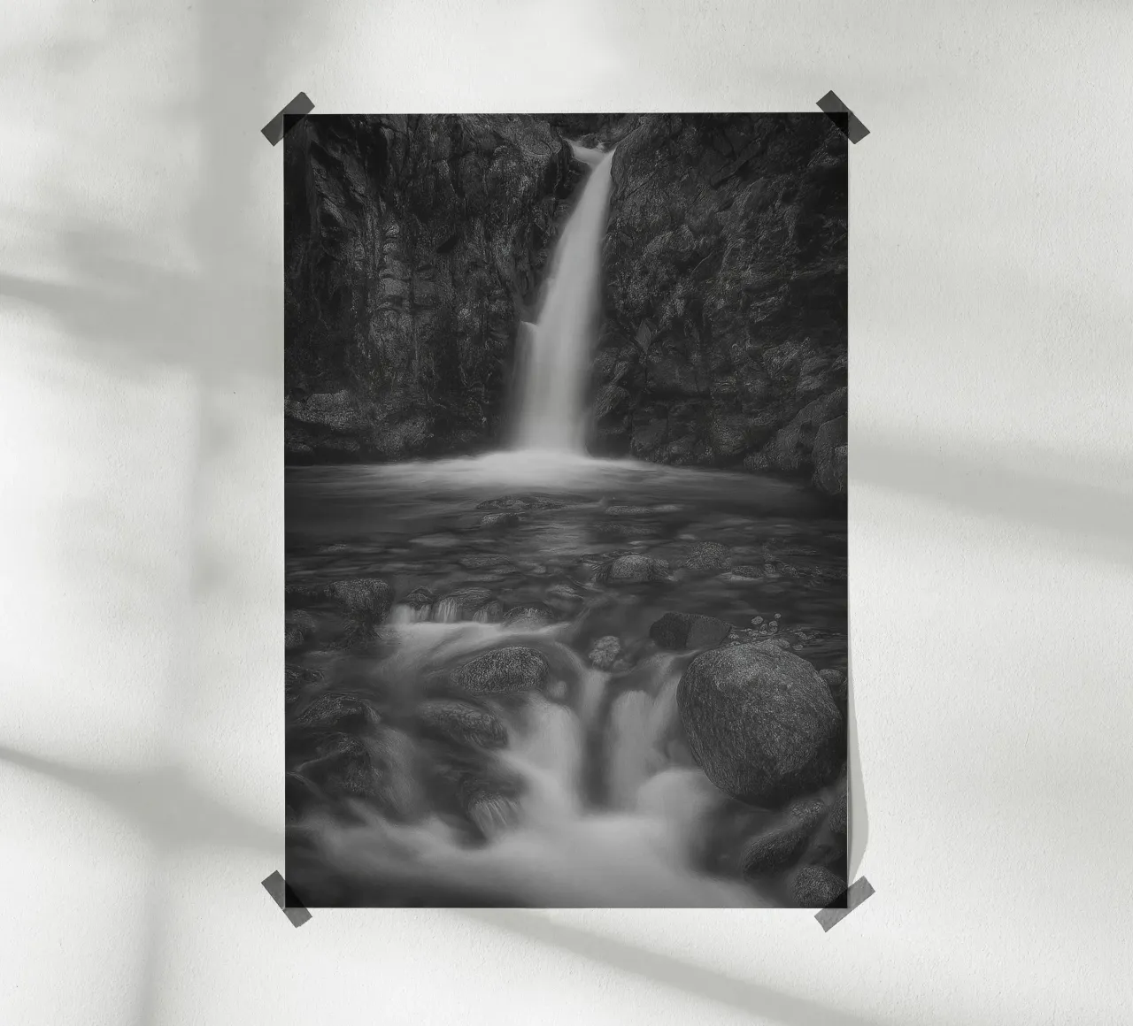 fotografia in bianco e nero di cascate poster da roosses