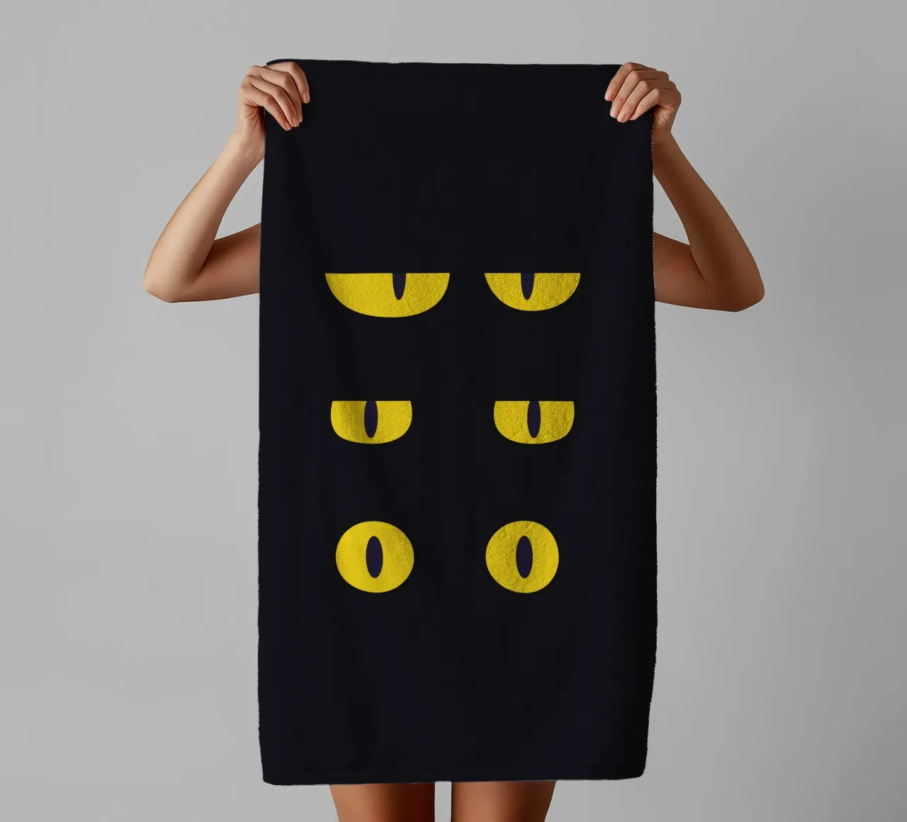 Luie kattenogen in het donker badhanddoek van galihstudio
