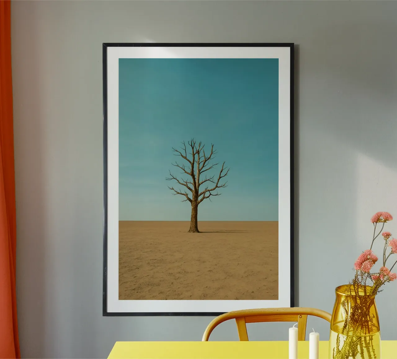 Albero solitario in un paesaggio desertico poster con telaio in alluminio da Benjamin Pelletier