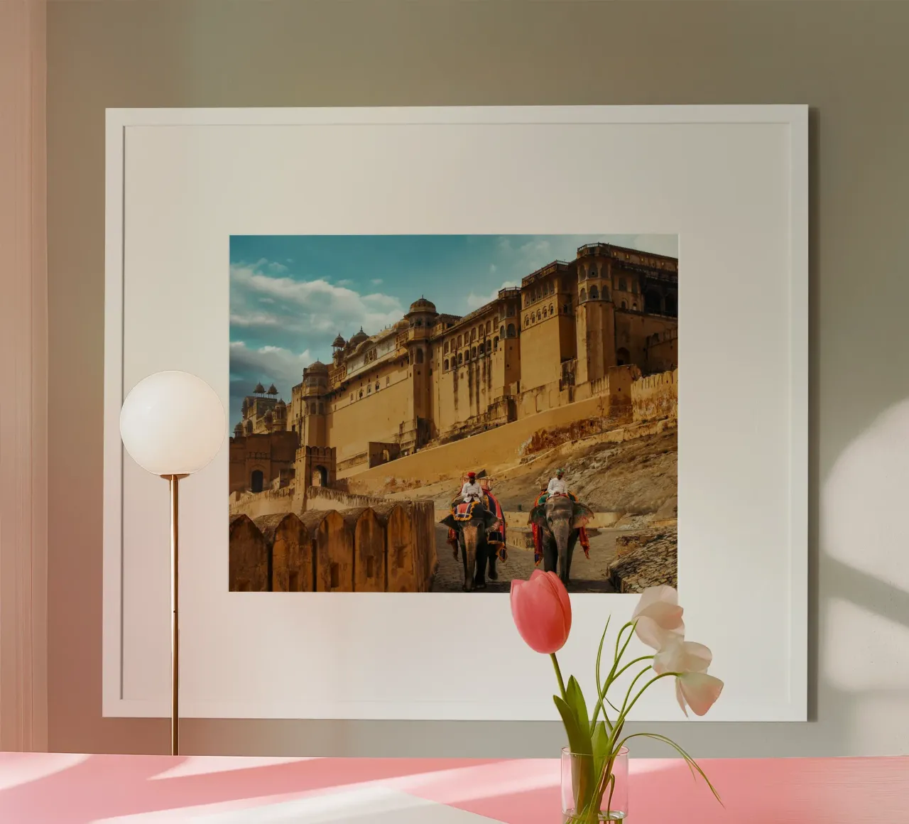 Facciata del Forte di Amber ad Amer, Rajasthan, India poster con telaio in plastica da Lisa Lee