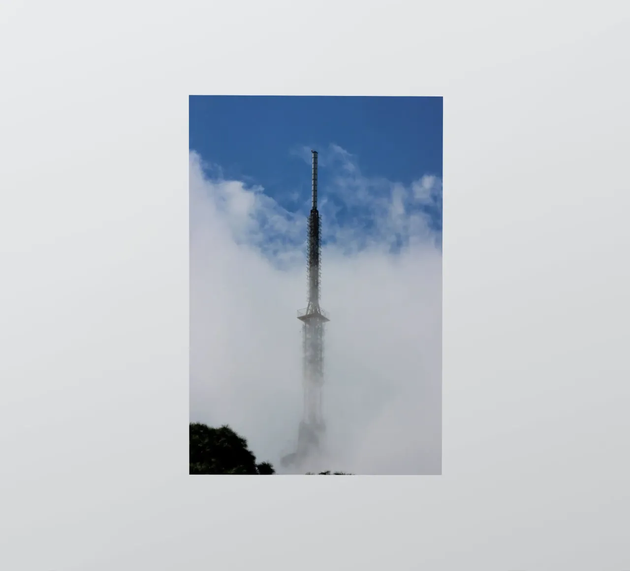 sky scape building in clouds adesivo da comura