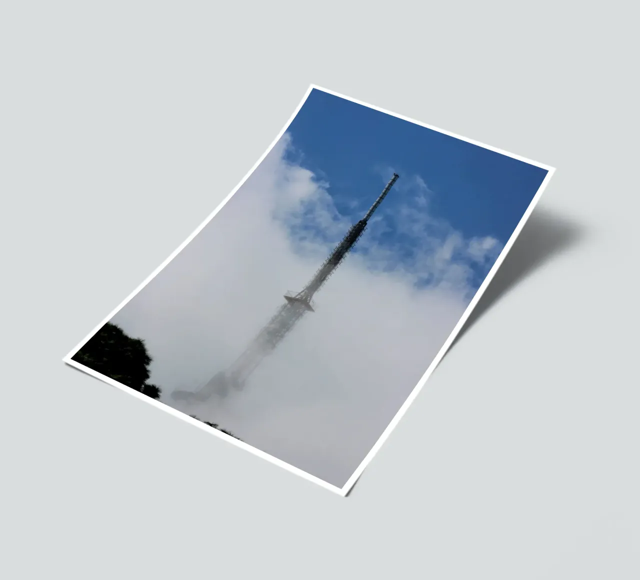 sky scape building in clouds foglio adesivo da comura