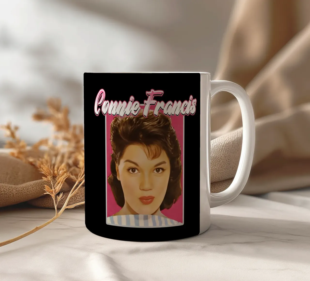 Connie Francis Pop band tazza in ceramica da grass.studio_