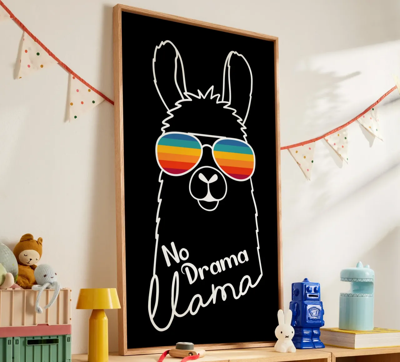 Simpatico disegno di lama che indossa occhiali da sole tela con Cornice a cassetta da BadrBrand