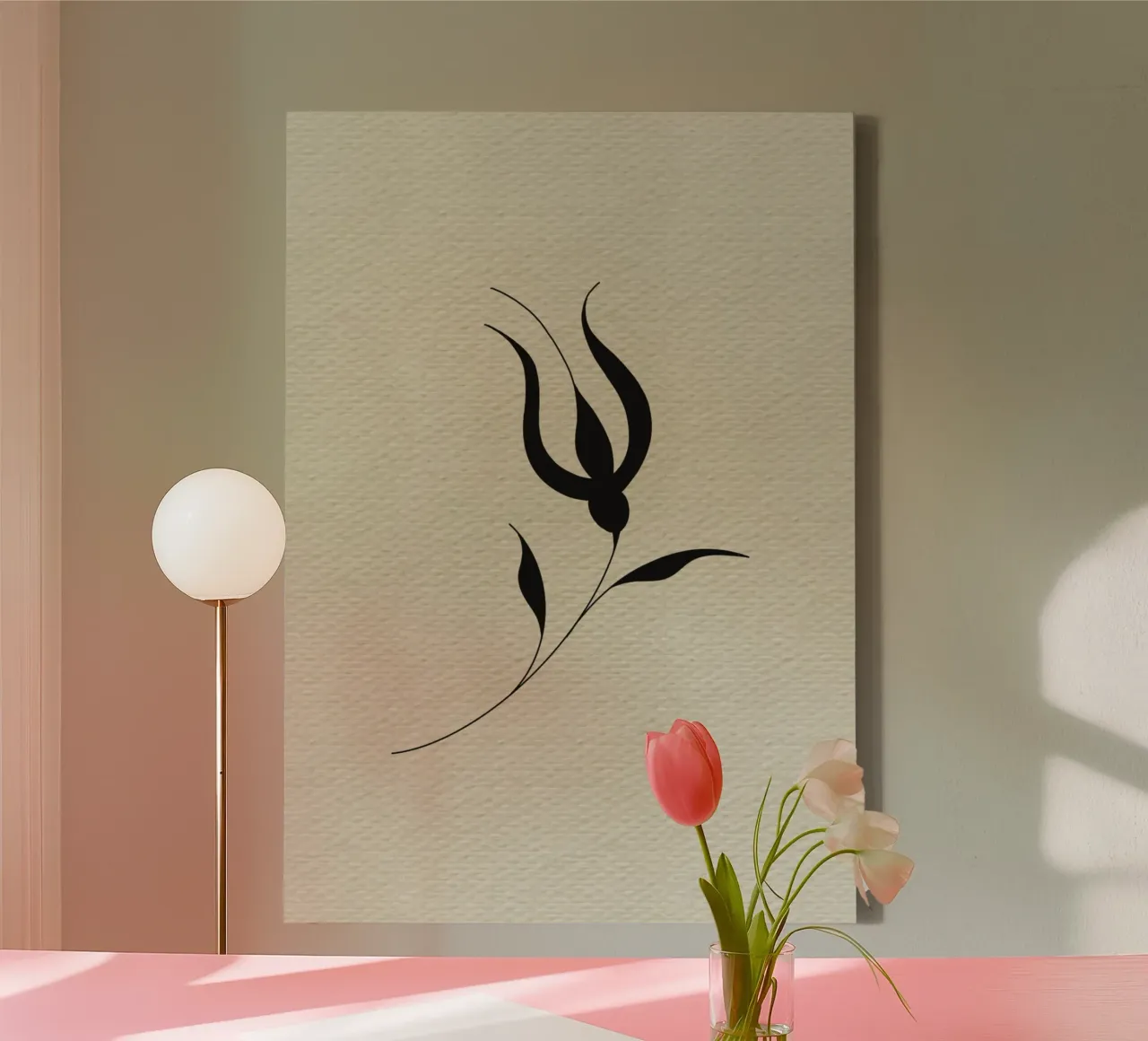Inked Paper Tulip Leinwand mit Schattenfugenrahmen von Filiz Sieben