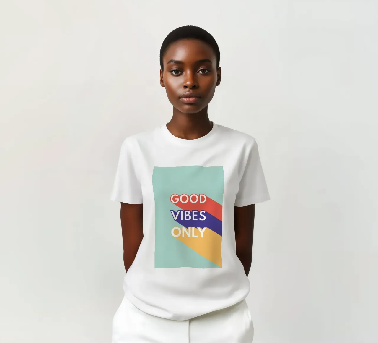 GOOD VIBES ONLY - Retro Pop t-shirt da Typo Designs