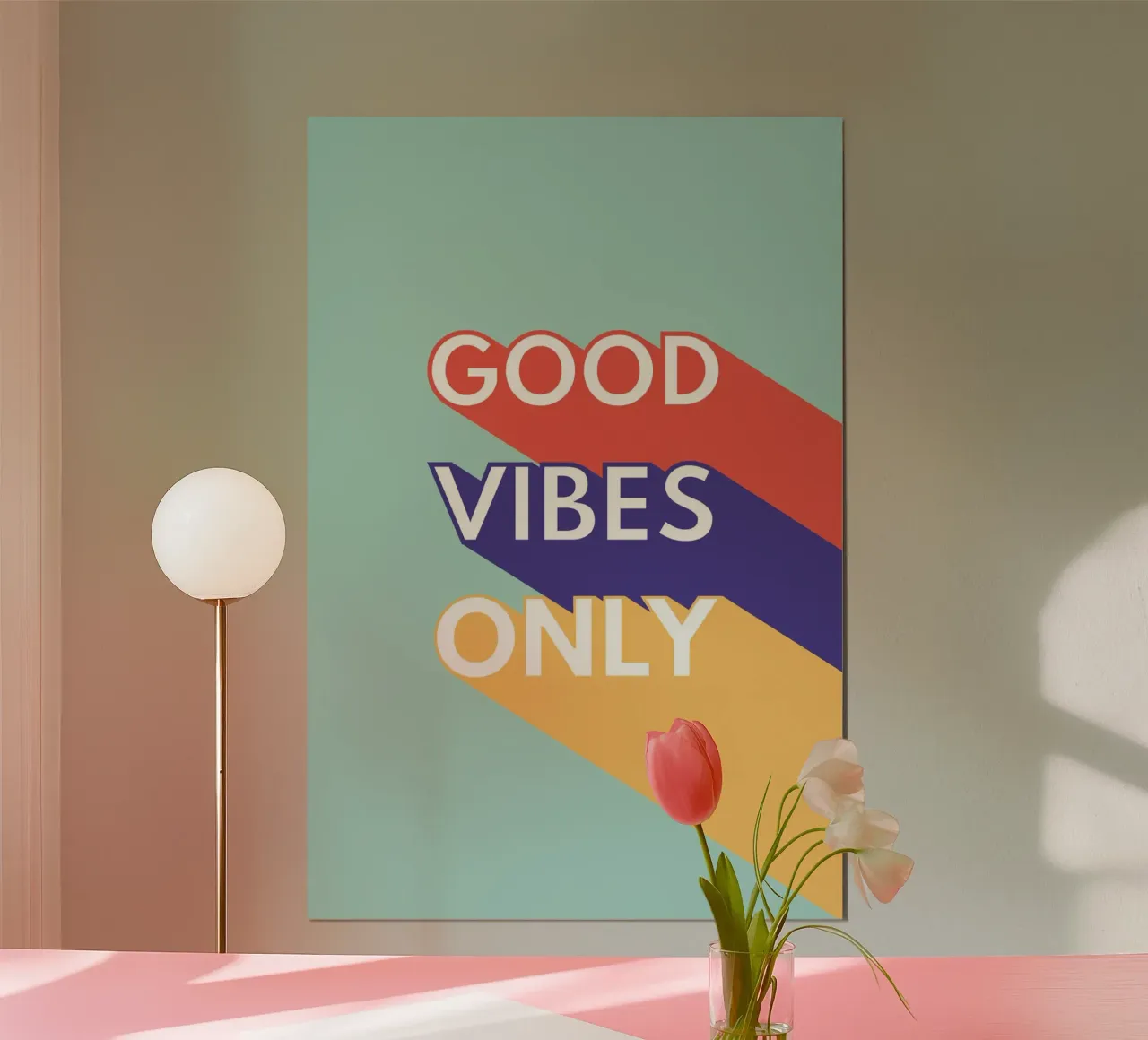 GOOD VIBES ONLY - Retro Pop poster met houten frame van Typo Designs