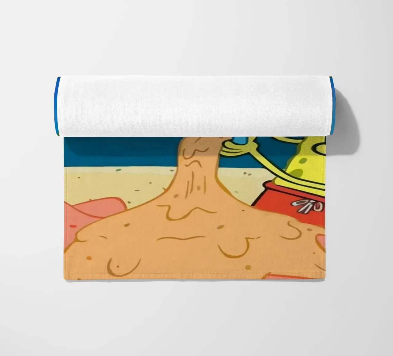 SpongeBob and Patrick playing in the sand on the beach serviette de plage de Dumery Art