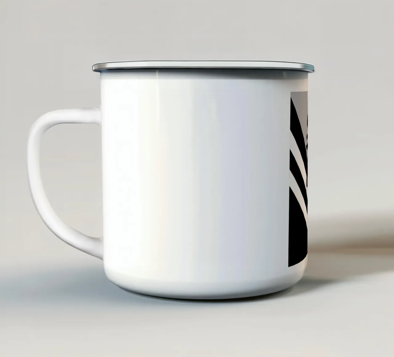 Ritratto di donna con disegno in bianco e nero e labbra rosse tazza in smalto da BenCoStyle