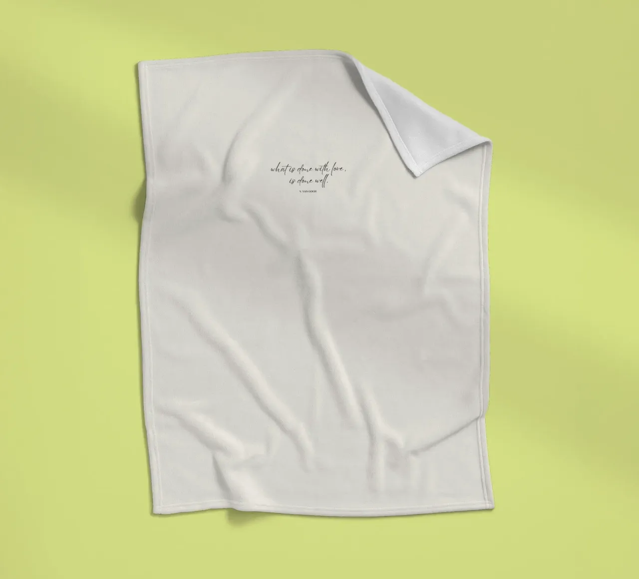"Was mit Liebe getan wird, ist gut getan" Fleecedecke von PurePeachStudio