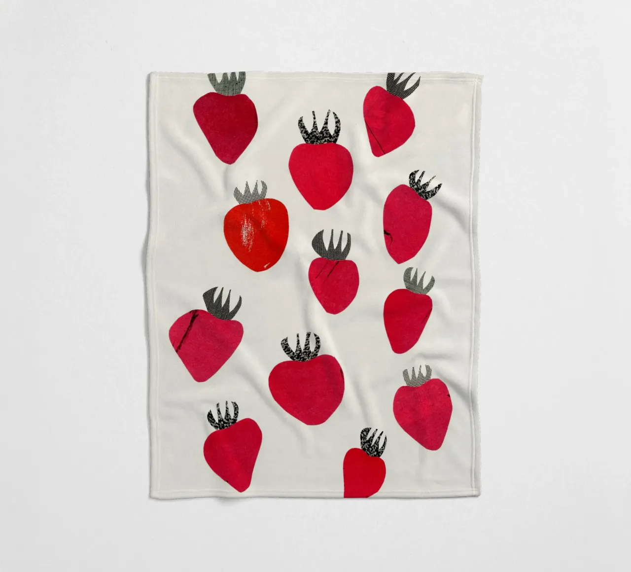 Fragole coperta in pile da Cassia Beck Collage