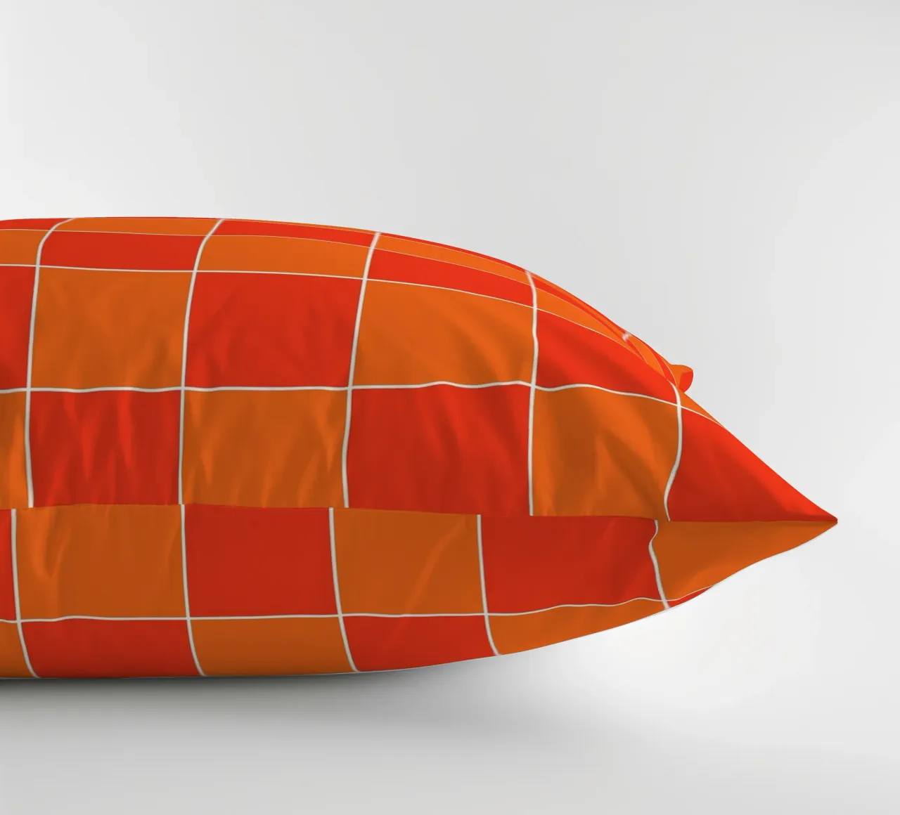 Groovy retro vibrant pattern checks- Orange red cuscino da TijanaArtStudio88