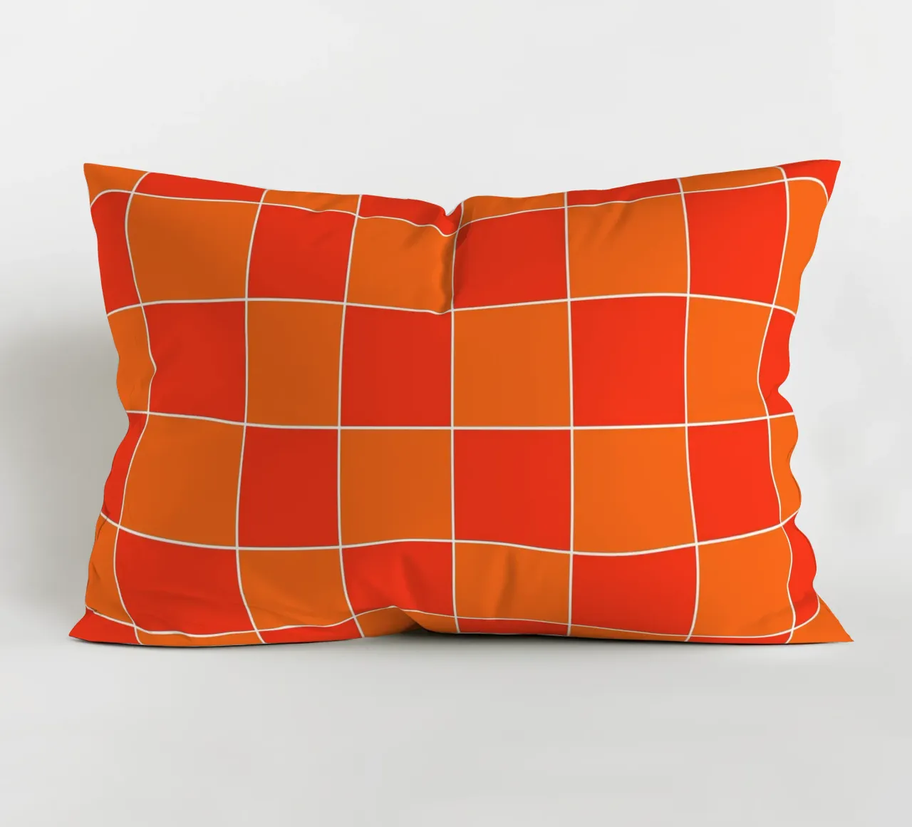 Groovy retro vibrant pattern checks- Orange red cuscino da TijanaArtStudio88