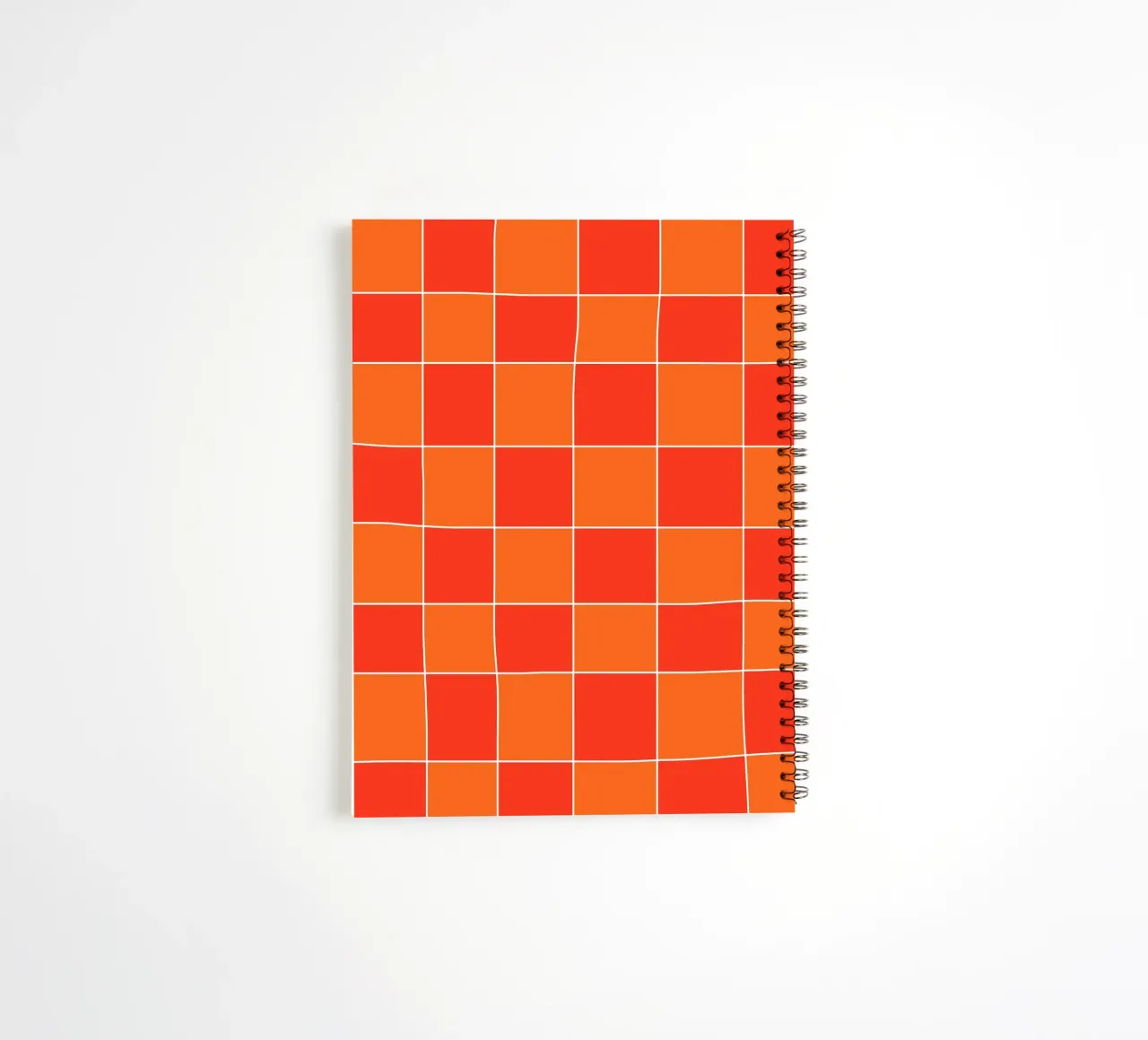 Groovy retro vibrant pattern checks- Orange red Ringbuch von TijanaArtStudio88
