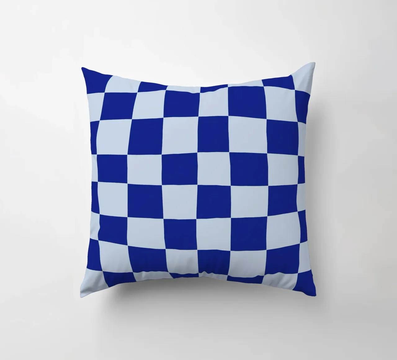 Groovy retro vibrant pattern checks- Blue cuscino da TijanaArtStudio88