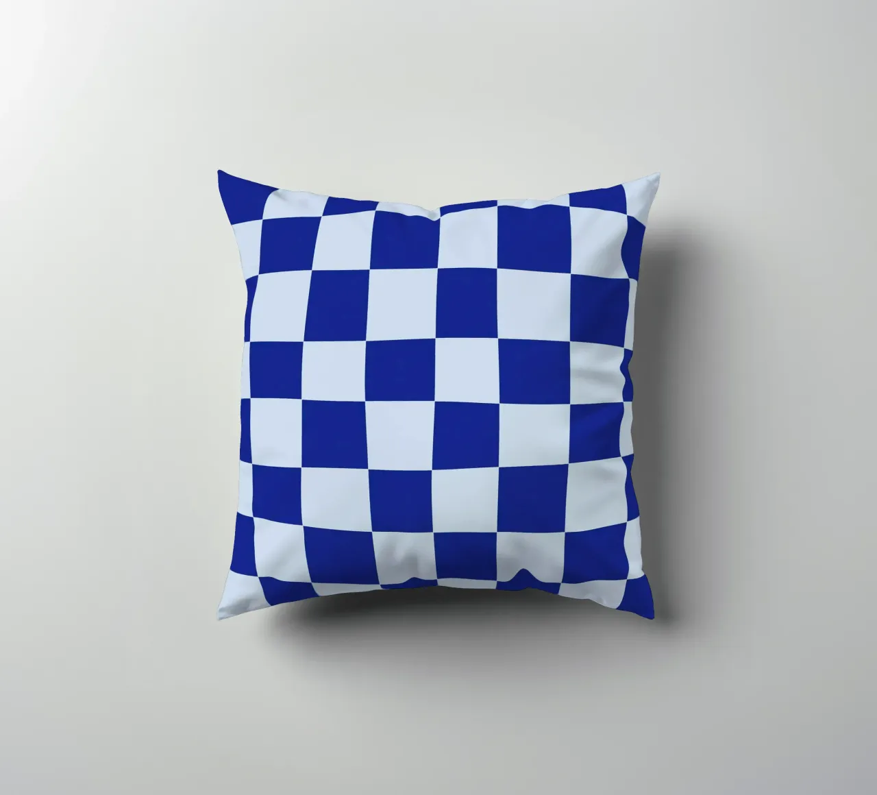 Groovy retro vibrant pattern checks- Blue cuscino da TijanaArtStudio88