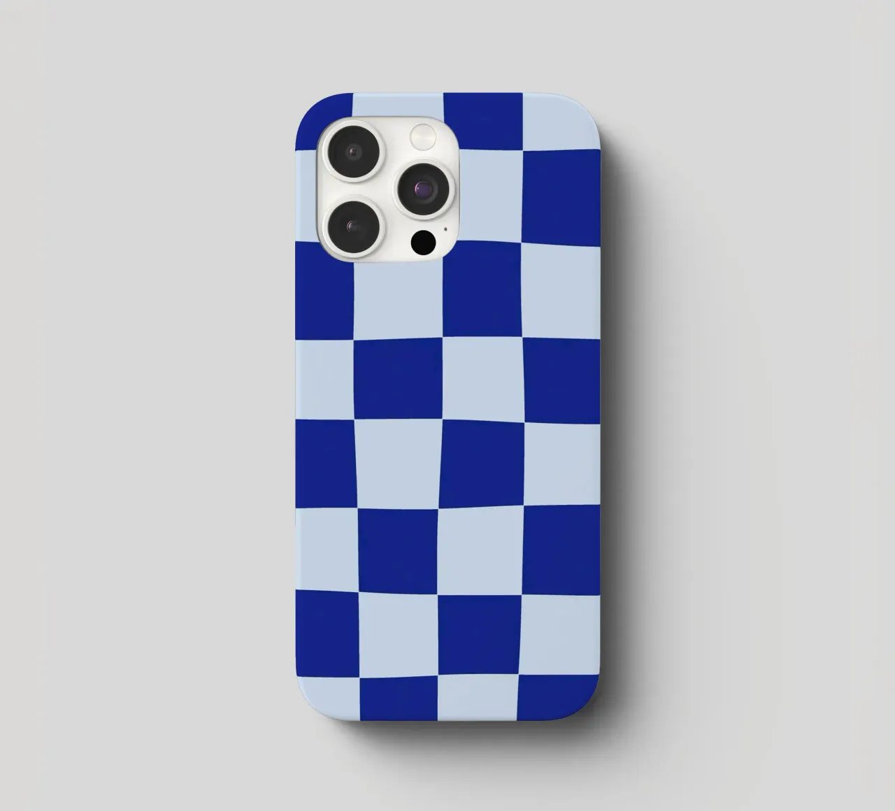 Groovy retro vibrant pattern checks- Blue cover iphone da TijanaArtStudio88