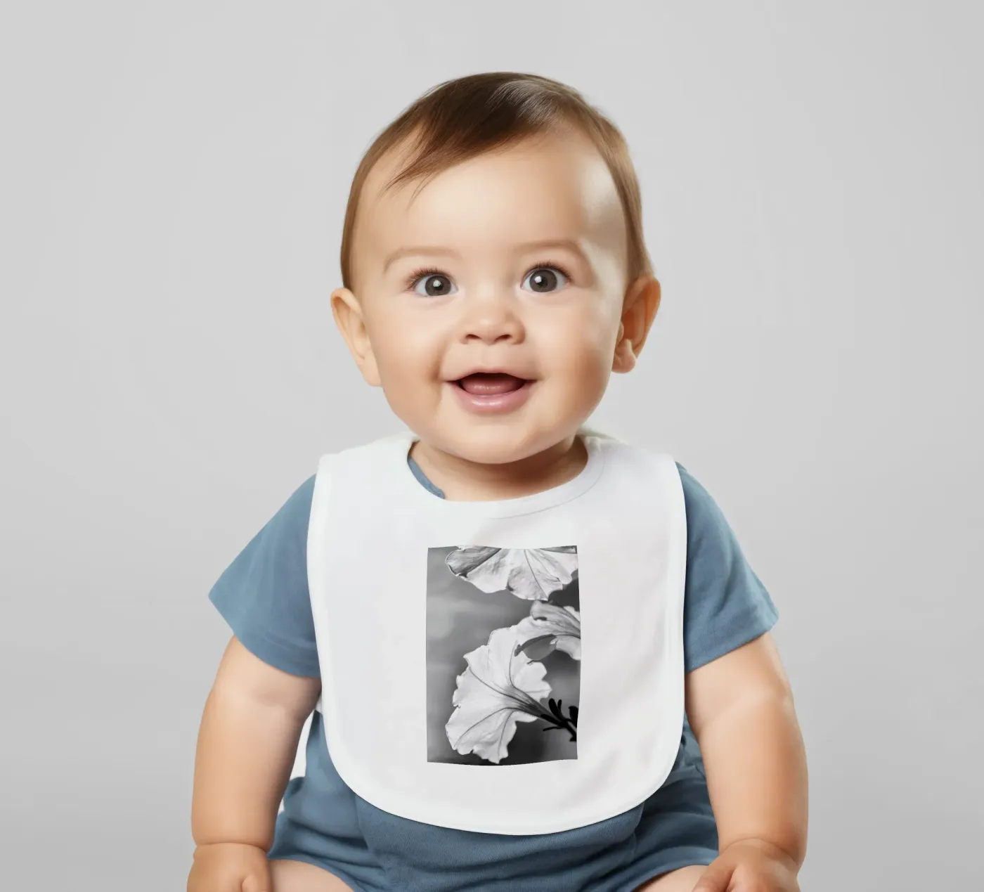 Flora 2 Babylätzchen von rafael campezato