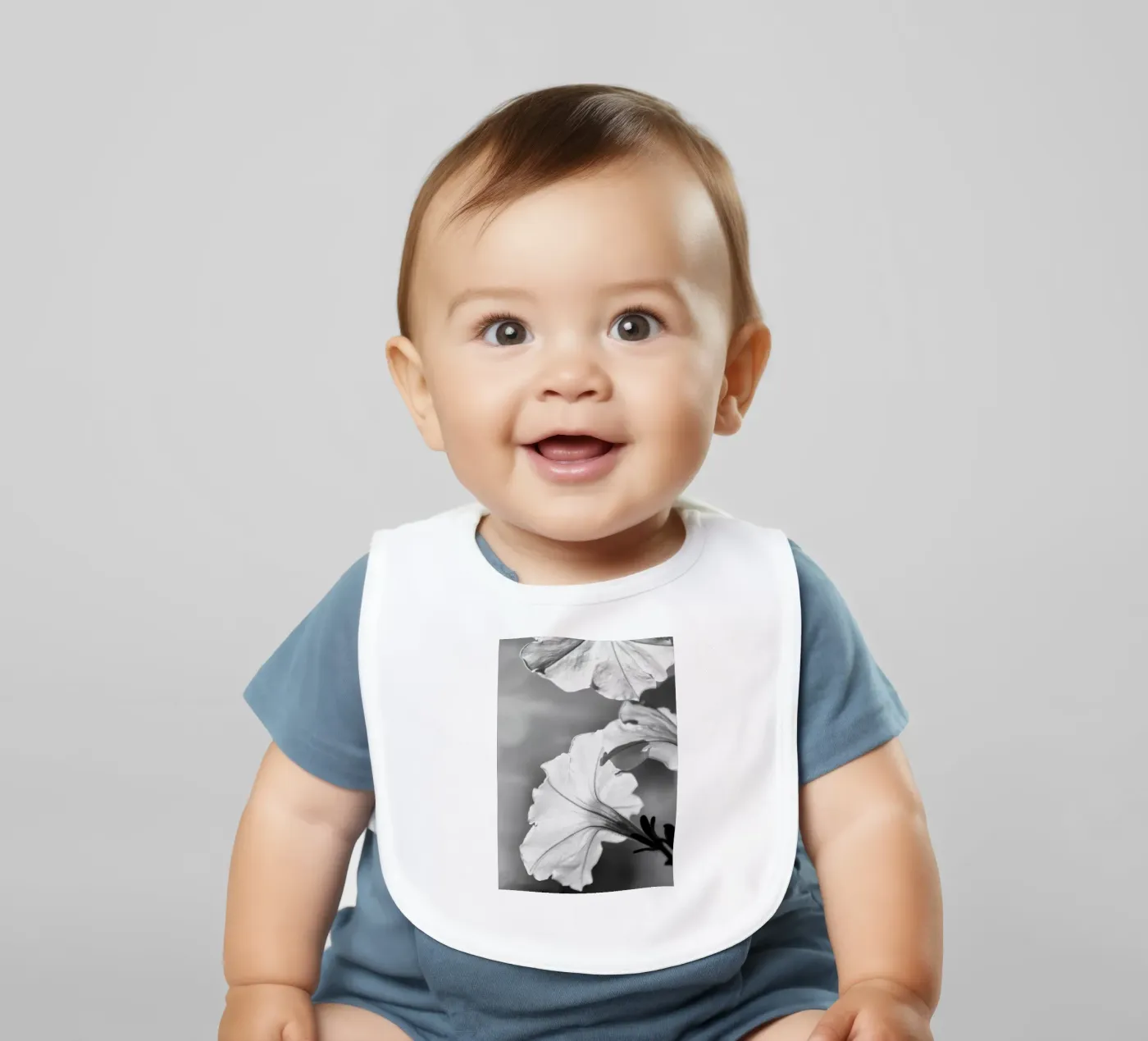 Flora 2 Babylätzchen von rafael campezato