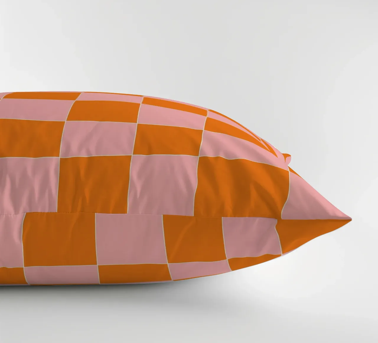 Groovy retro vibrant pattern checks- Orange pink cuscino da TijanaArtStudio88