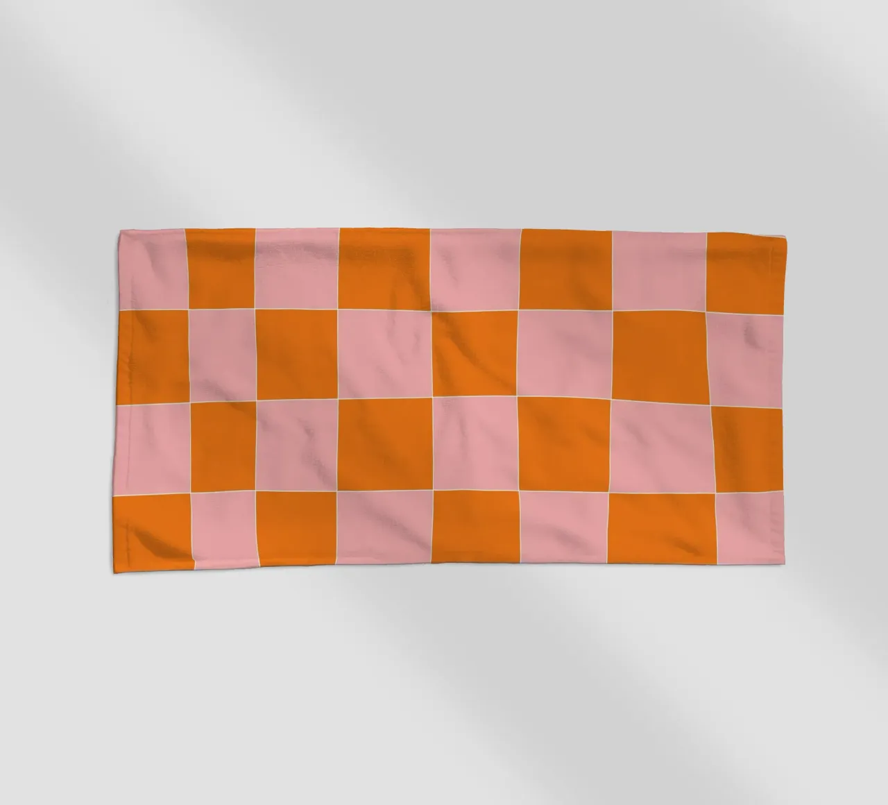 Groovy retro vibrant pattern checks- Orange pink telo mare da TijanaArtStudio88