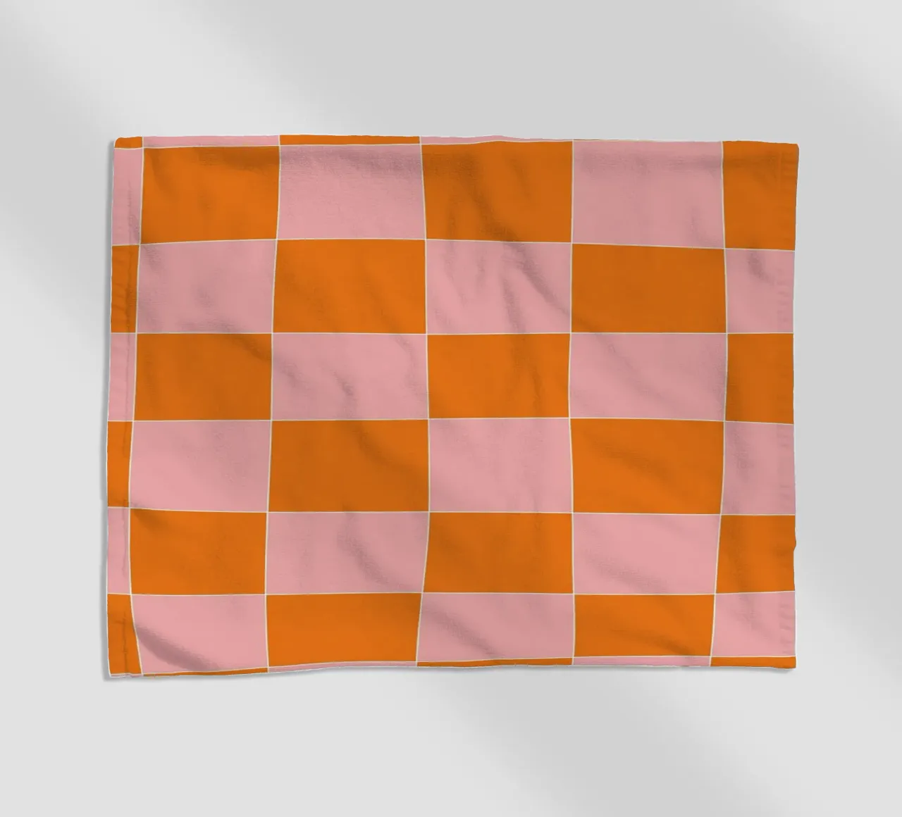 Groovy retro vibrant pattern checks- Orange pink telo mare da TijanaArtStudio88