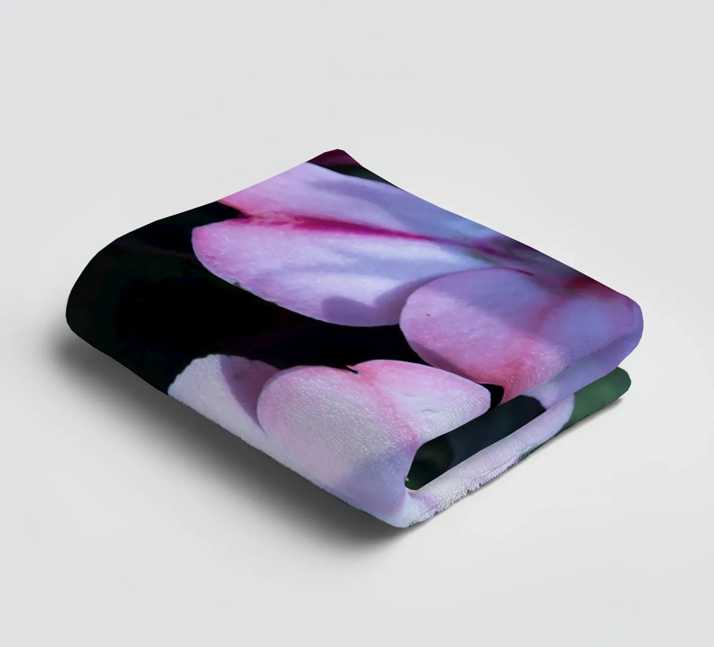 Flora 3 towel by rafael campezato