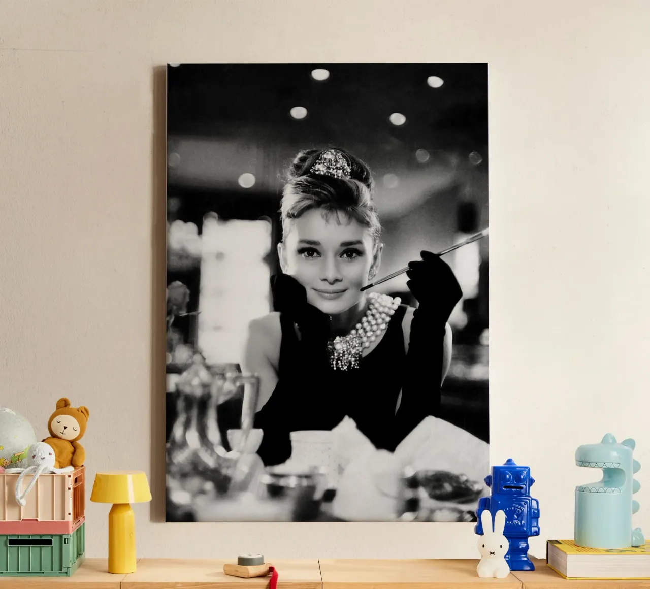 Audrey Hepburn in Breakfast at Tiffany's canvas met Baklijst van April Lewis
