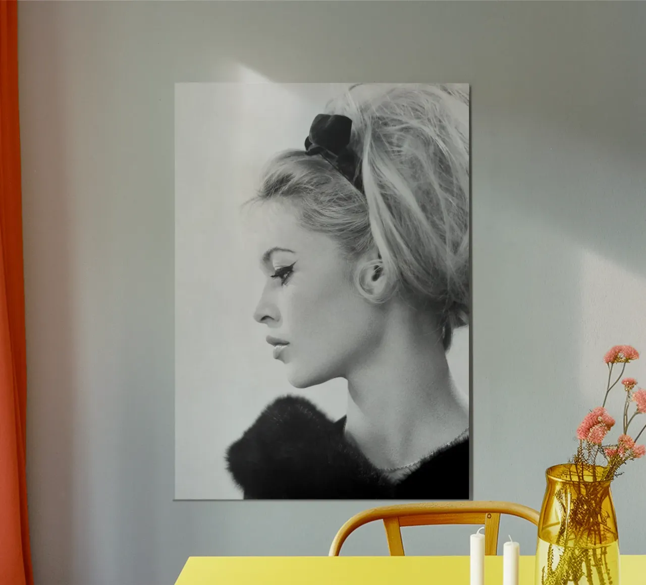 Brigitte in profile poster con telaio in legno da April Lewis