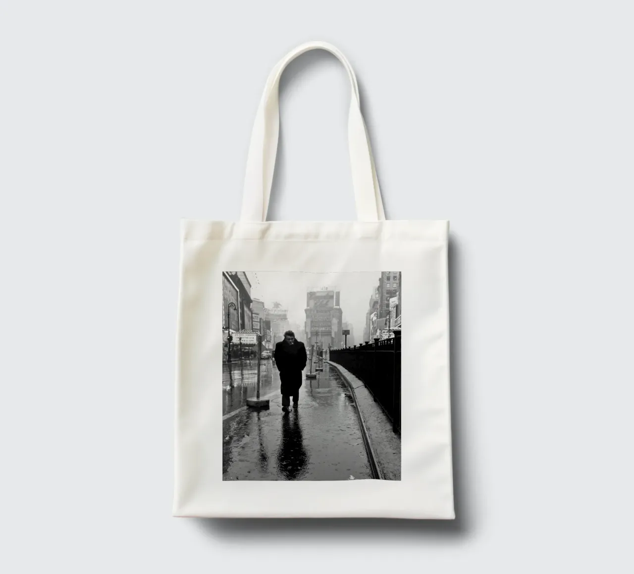 James Dean a Times Square borsa in juta da April Lewis