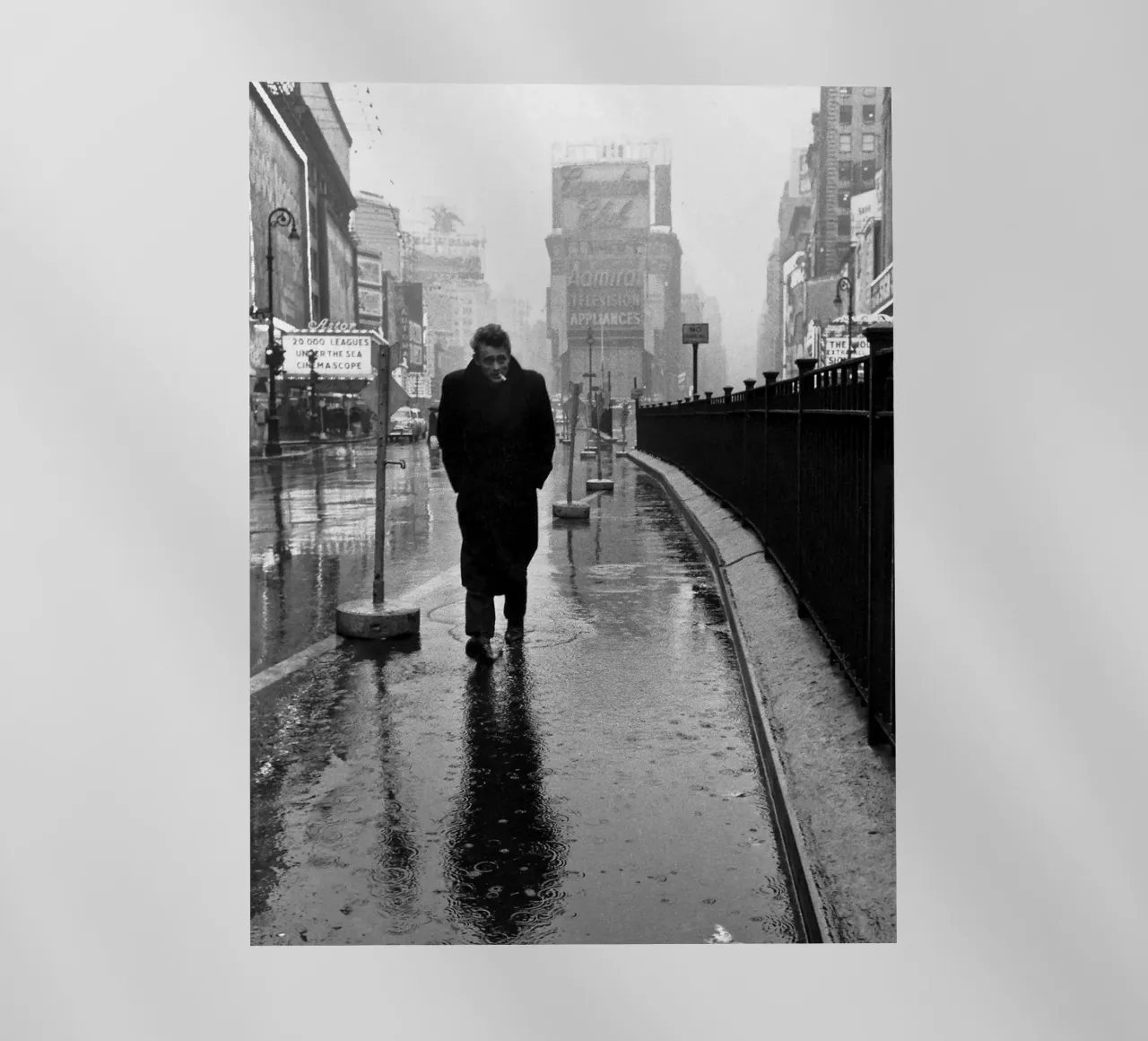 James Dean a Times Square pellicola backlit da April Lewis