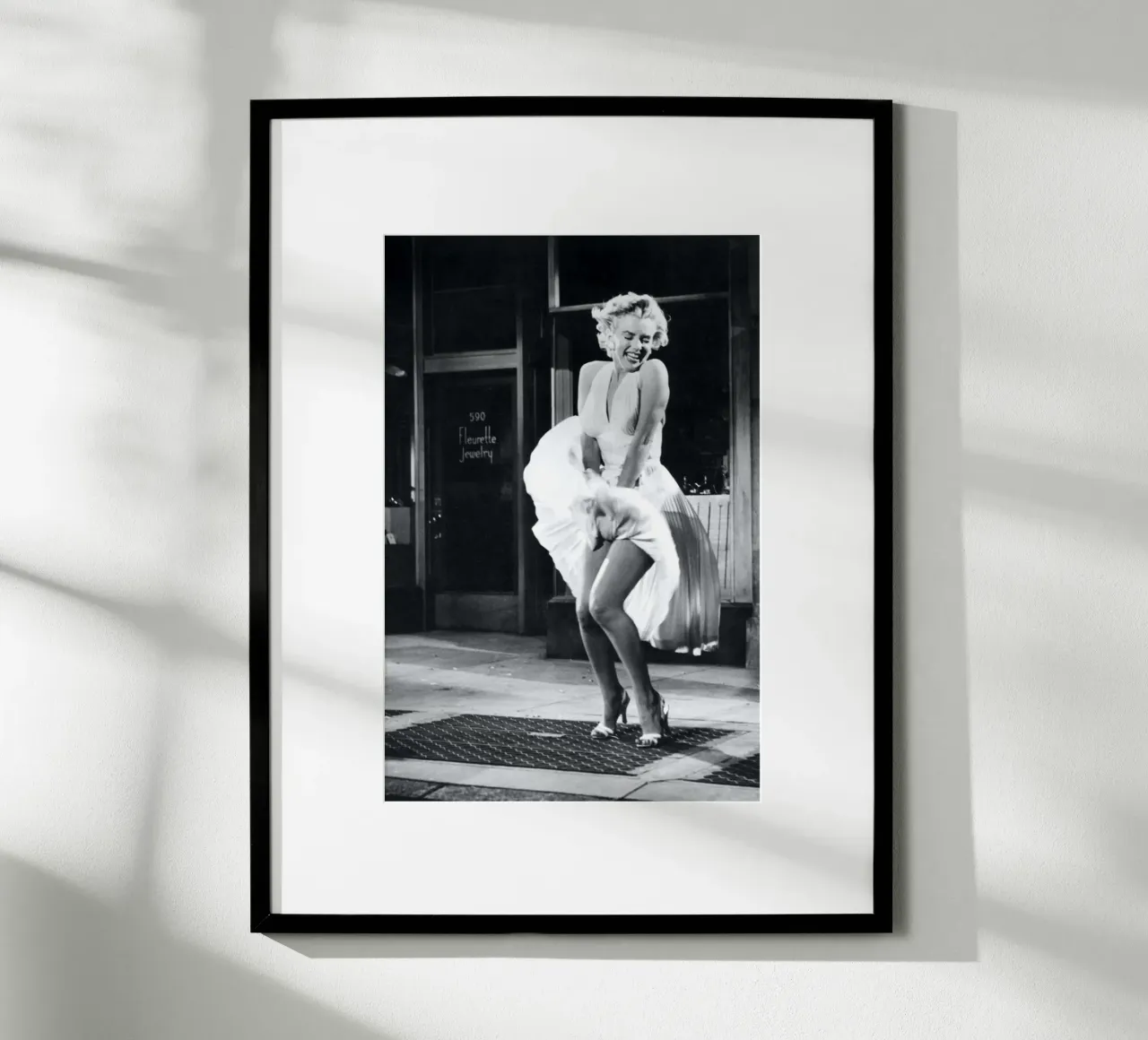 Marilyn - Il prurito dei sette anni: una posa iconica poster da April Lewis