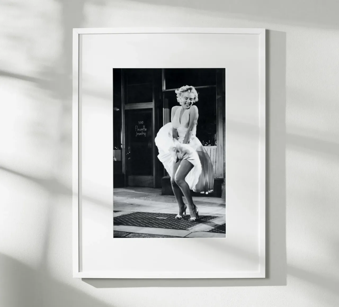 Marilyn - Il prurito dei sette anni: una posa iconica poster da April Lewis