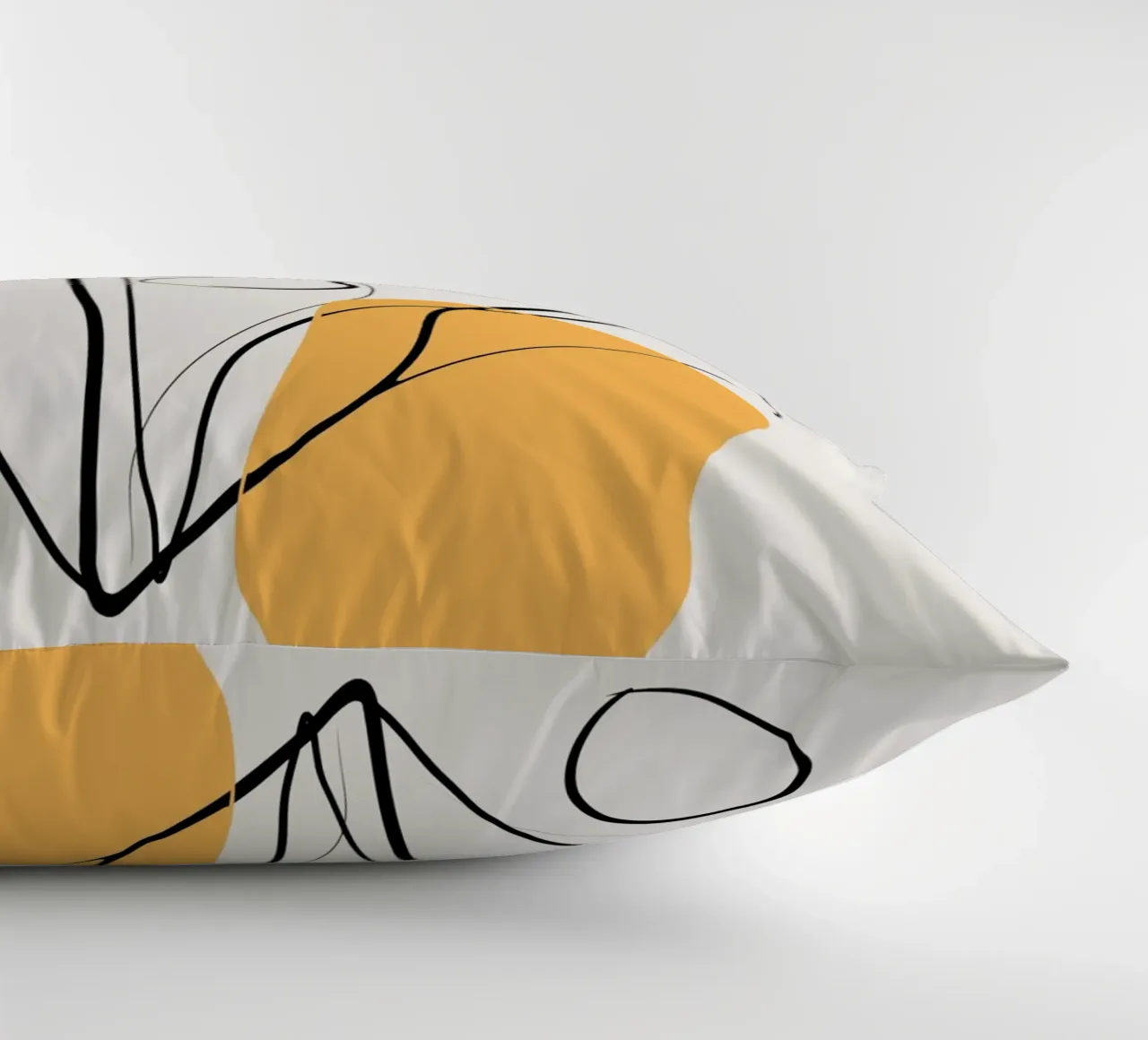 Giallo e linee artistiche 02 cuscino da Little Dean