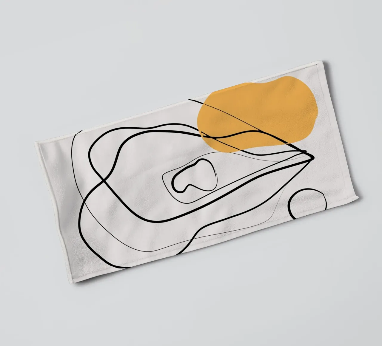 Giallo e linee artistiche 02 asciugamano da bagno da Little Dean