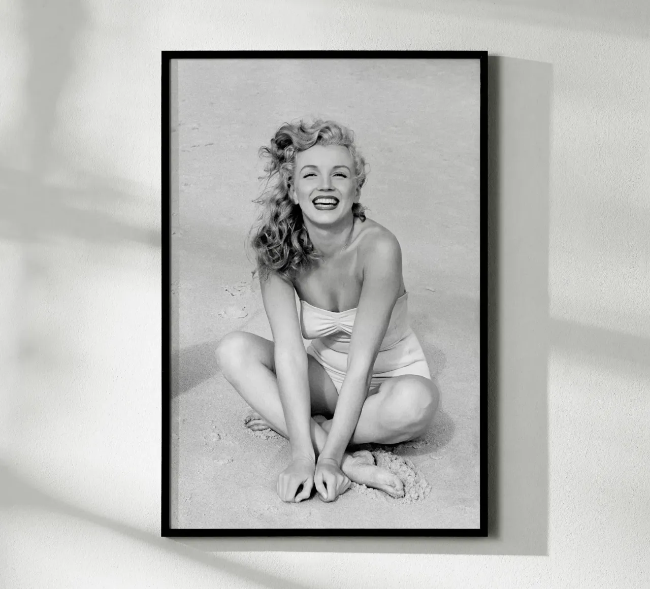 Marilyn Monroe in costume da bagno poster da April Lewis