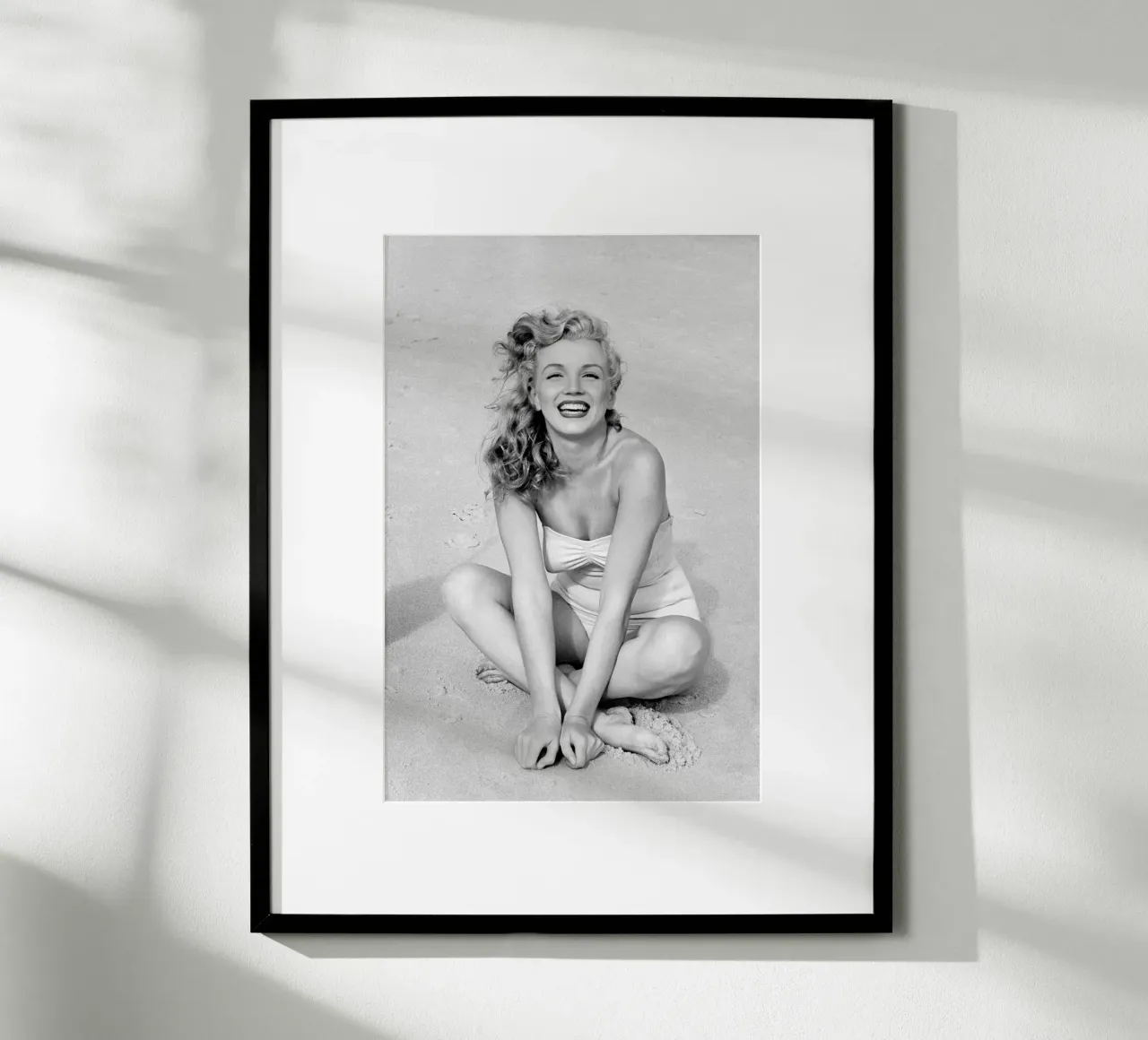 Marilyn Monroe in costume da bagno poster da April Lewis