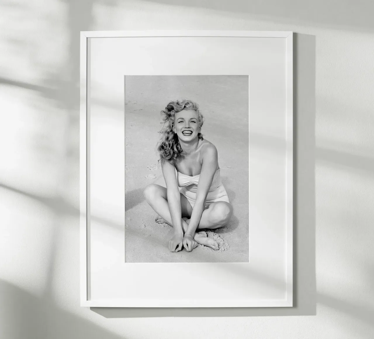 Marilyn Monroe in costume da bagno poster da April Lewis