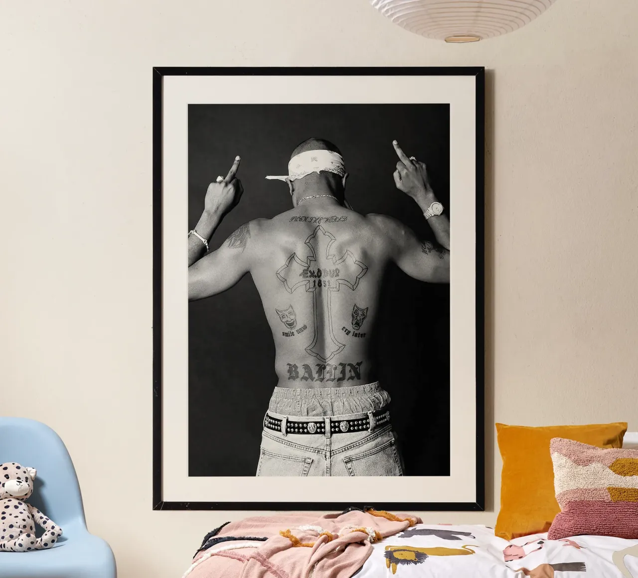 Tatuaggio di Tupac poster con telaio in plastica da April Lewis