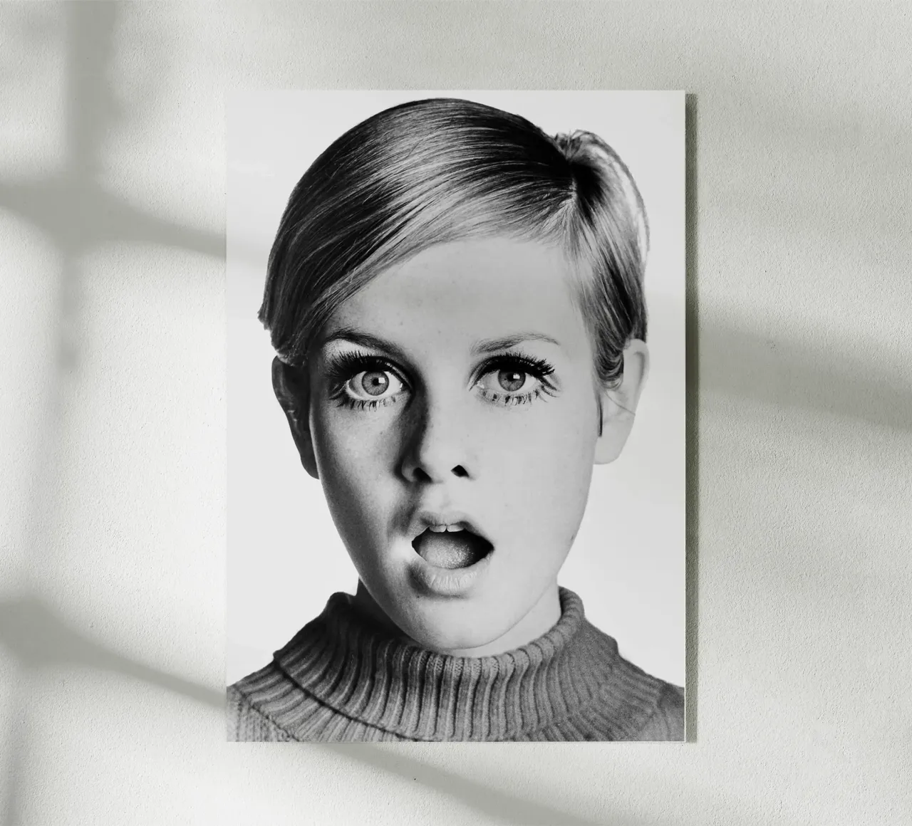 Twiggy stupito plexiglass da April Lewis