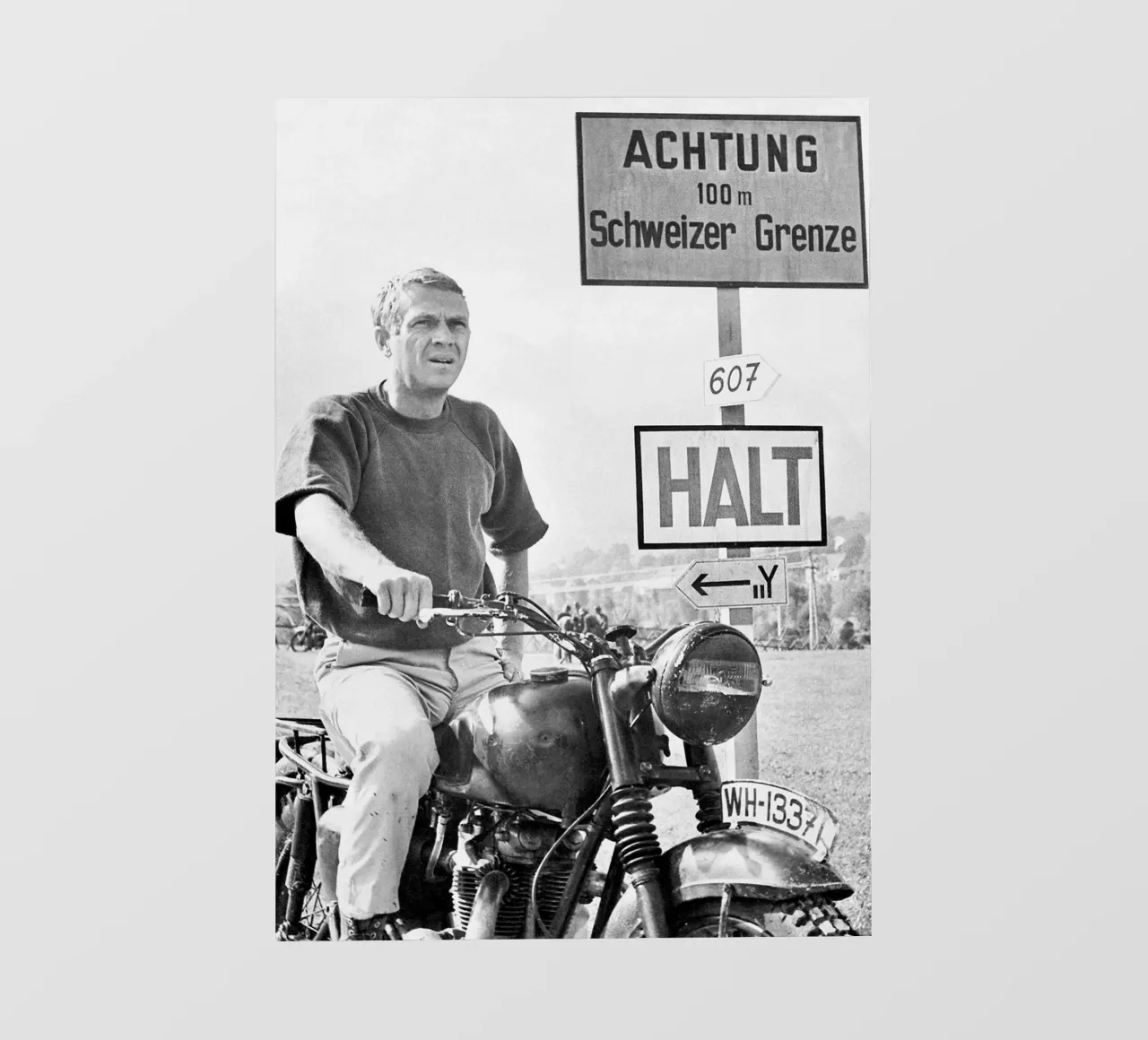Steve McQueen in La grande fuga pellicola backlit da April Lewis