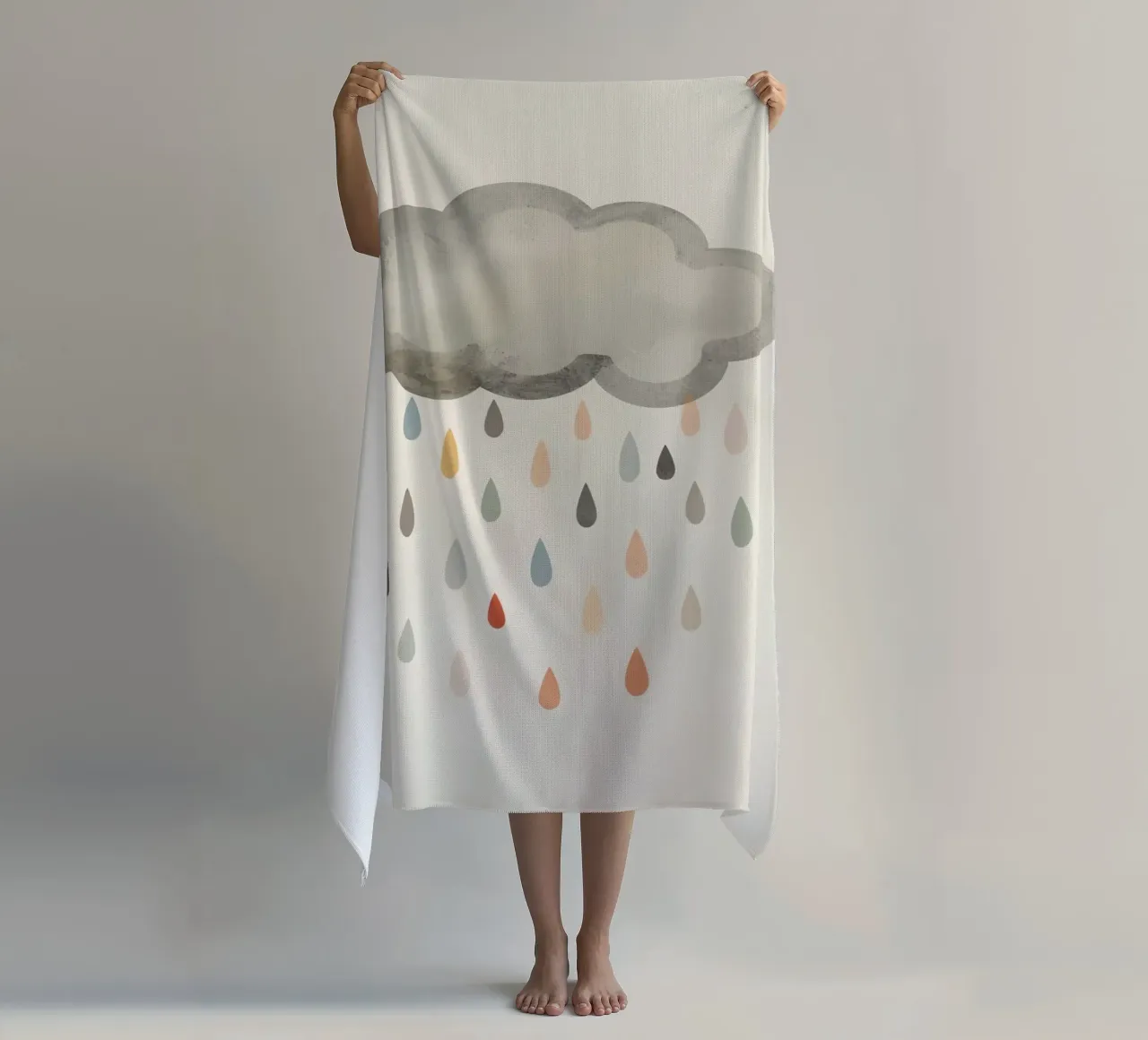 Nuvola con gocce di pioggia colorate telo mare da DesignDoodle